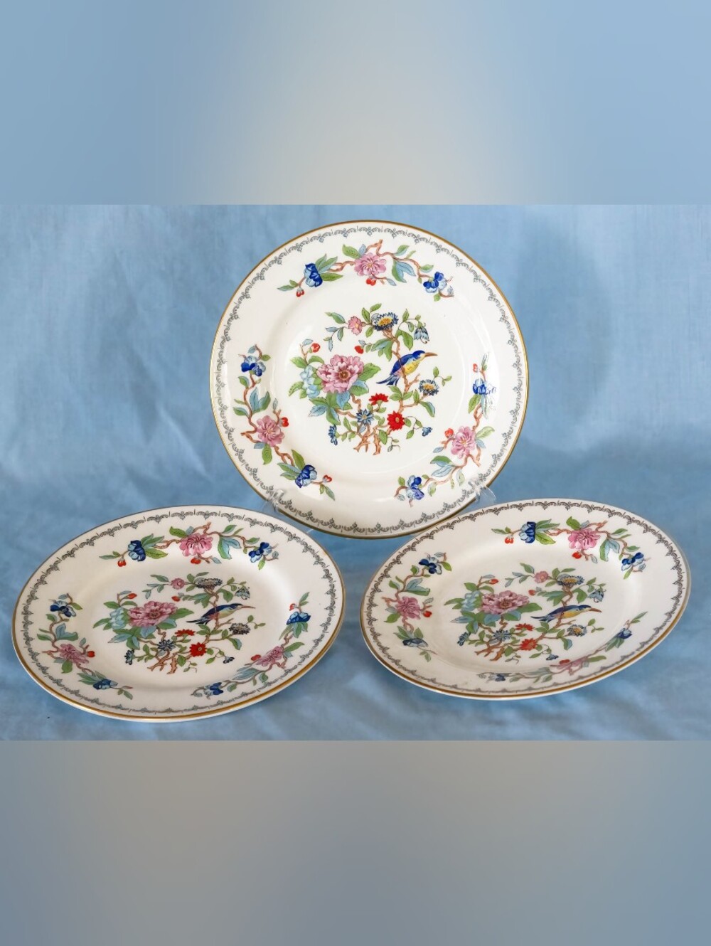 Beautiful Aynsley Pembroke Bread And Butter Plates Set Of 3. Made in England!